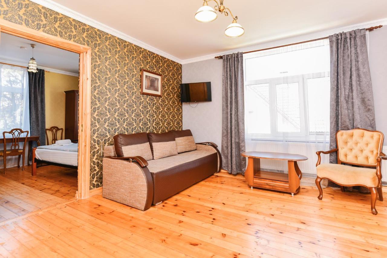 Villa Victoria Ventspils Buitenkant foto