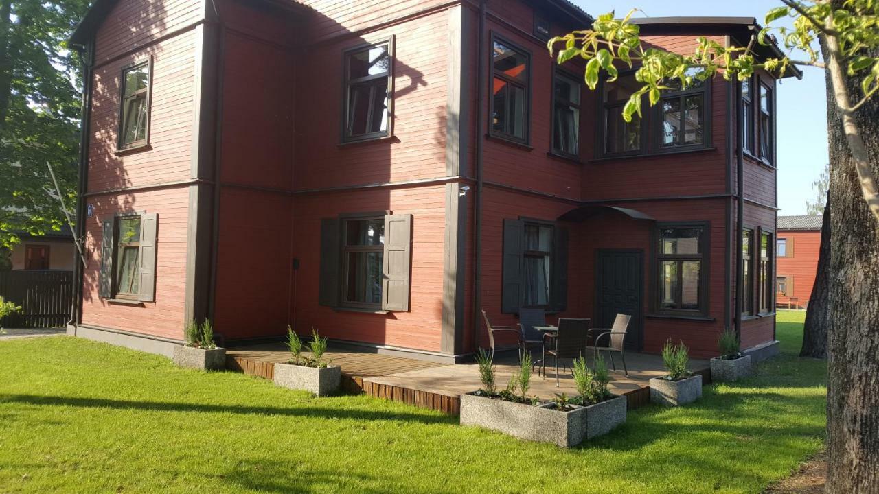Villa Victoria Ventspils Buitenkant foto
