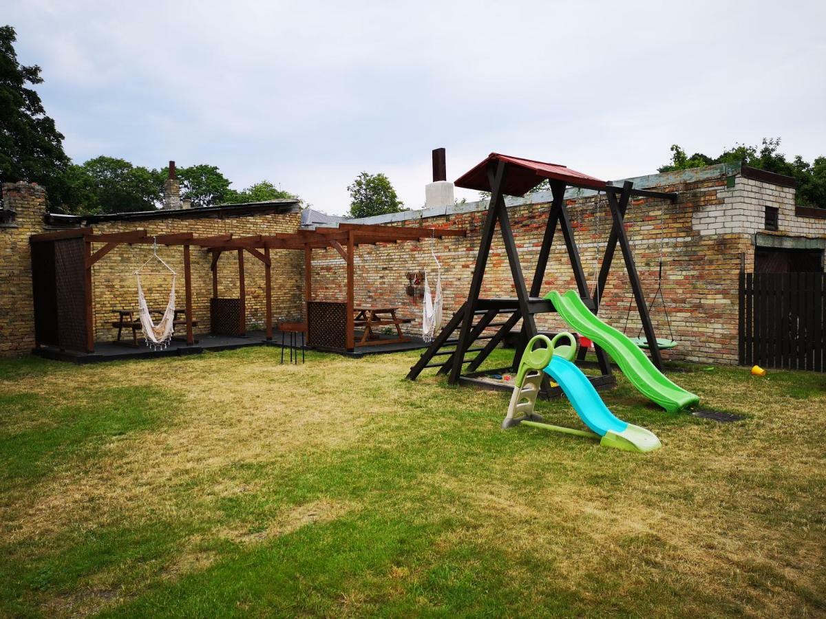 Villa Victoria Ventspils Buitenkant foto